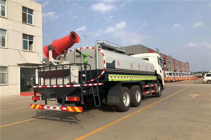 東風天龍后八輪20噸噴霧車，國六綠化噴灑車